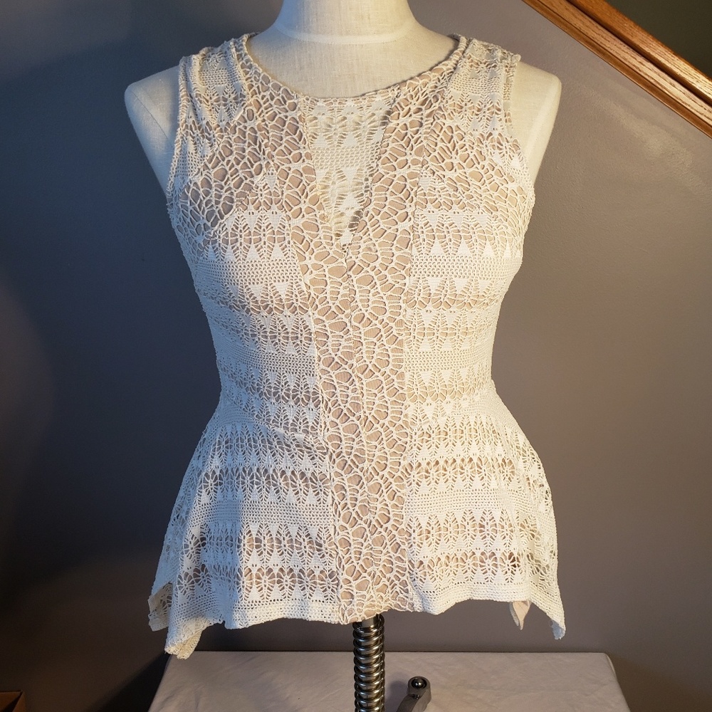 Beautiful Bar lll lace blouse